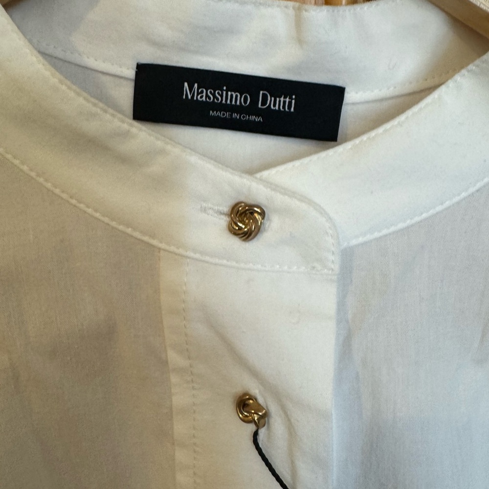 NWT Massimo Dutti white blouse with beautiful gold buttons. Size small.